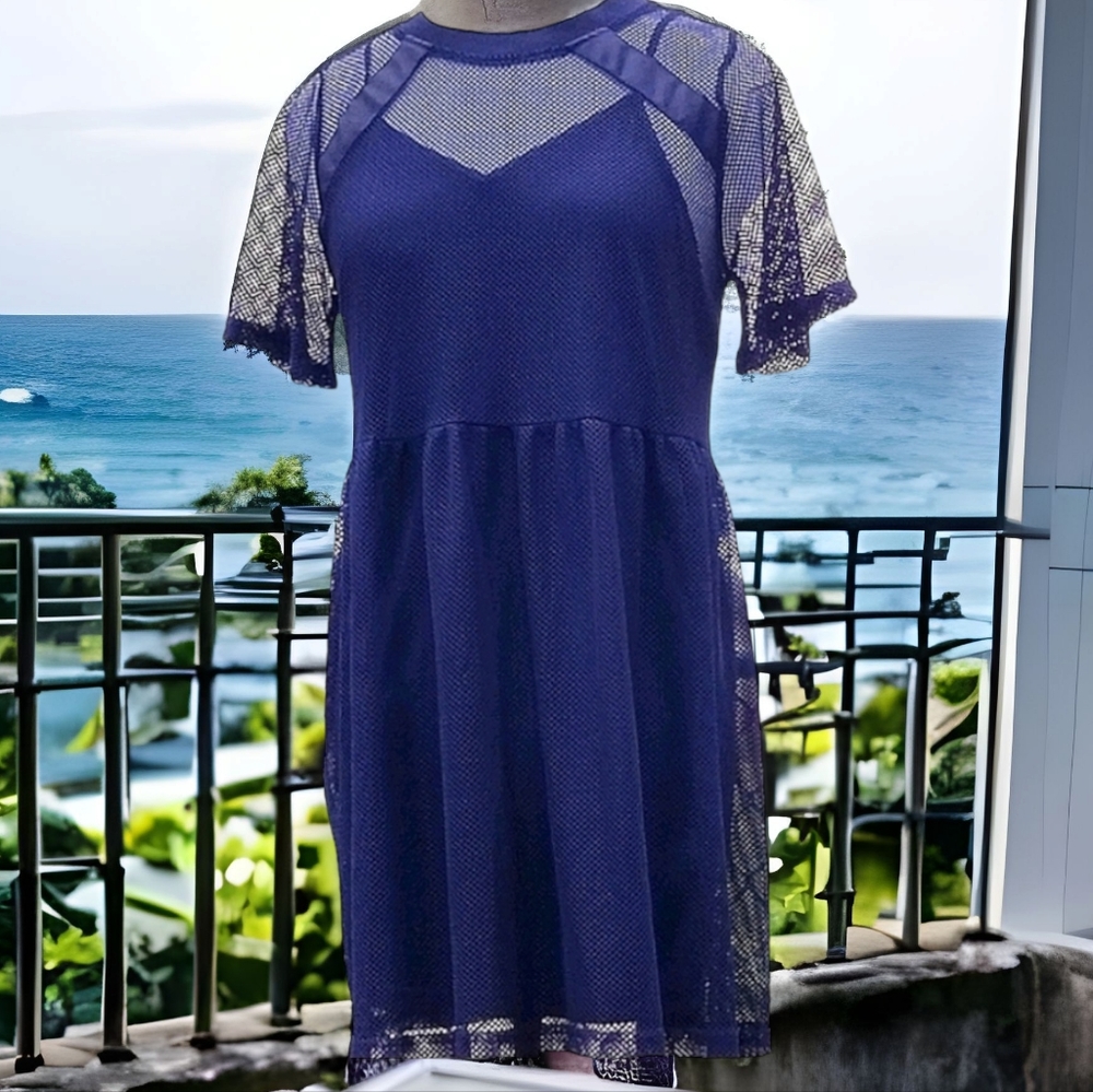 Elodie fish net oversized short sleeved dress sz S